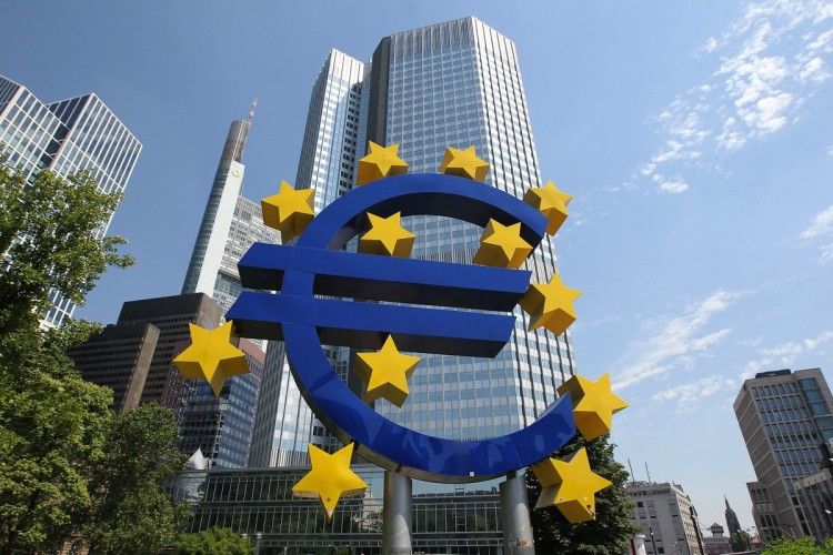 Prečo banky zvyšujú úroky na hypotékach, aj keď ECB nemení svoju politiku Prečo banky zvyšujú úroky na hypotékach, aj keď ECB nemení svoju politiku